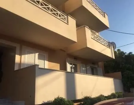 דירה A For ארגוסטולי